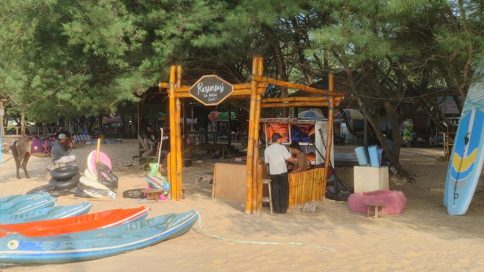 Booth Reservasi Kayak dan Pelampung